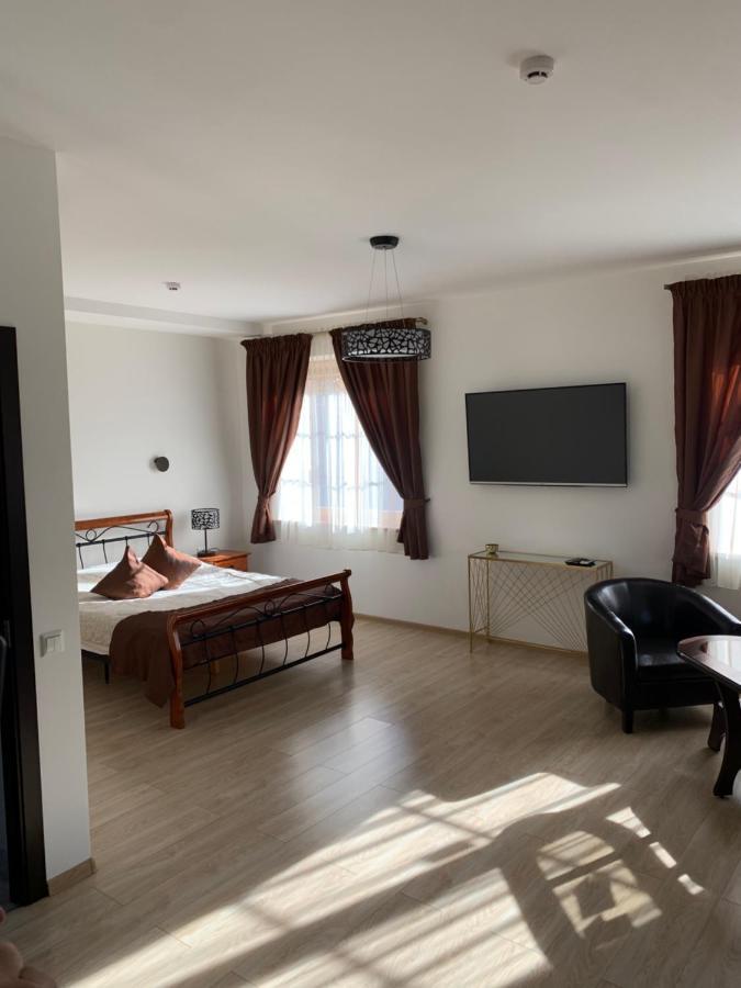 Prie Ziedo Aparthotel Trakai Bagian luar foto